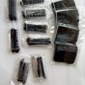 Mary Kay compact brushes